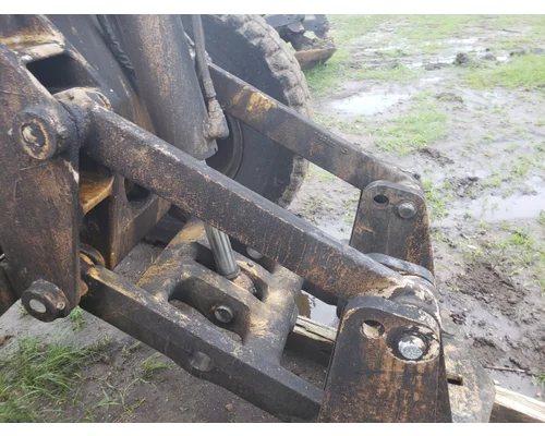 John Deere 770CH Equip Linkage