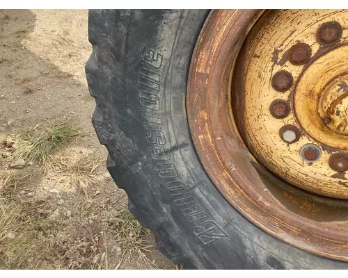 John Deere 770CH Equip Tire and Rim