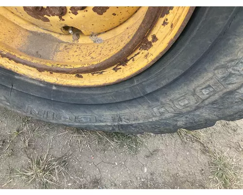 John Deere 770CH Equip Tire and Rim