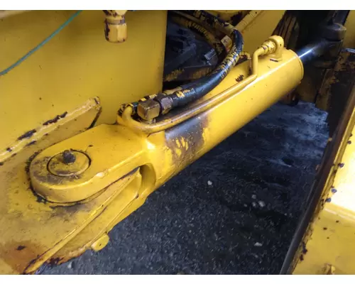 John Deere 770 Equip Hydraulic Cylinder