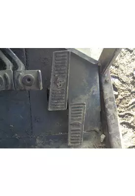 John Deere 770 Equip Pedal