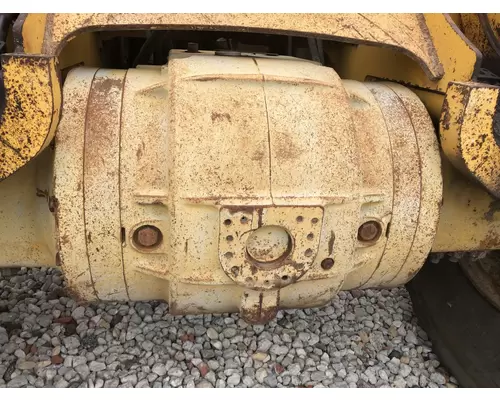 John Deere 824J Equip Axle
