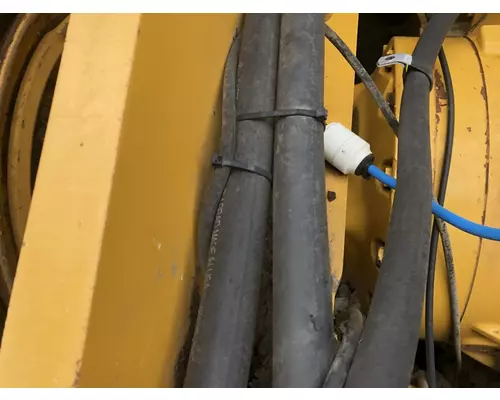 John Deere 824J Equip Axle
