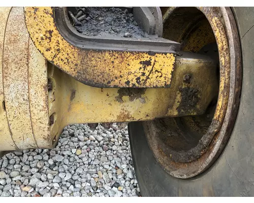 John Deere 824J Equip Axle