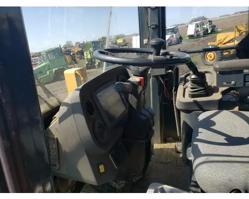 John Deere 824J Equip Cab Assembly