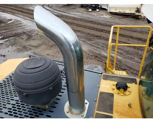John Deere 824J Equip Exhaust