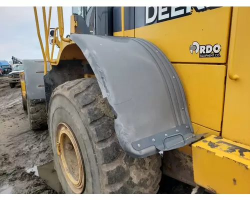 John Deere 824J Equip Fender