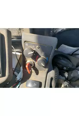John Deere 824J Equip Heater & AC Control