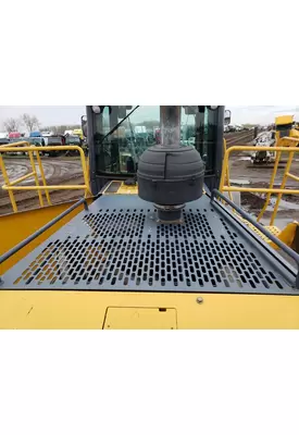 John Deere 824J Equip Hood
