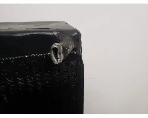 John Deere 824J Equip Hydraulic Cooler