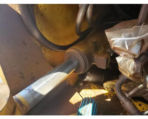 John Deere 824J Equip Hydraulic Cylinder