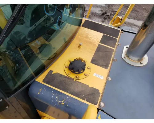 John Deere 824J Equip Hydraulic TankReservoir