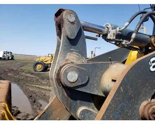 John Deere 824J Equip Linkage