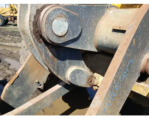 John Deere 824J Equip Linkage
