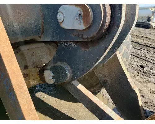 John Deere 824J Equip Linkage