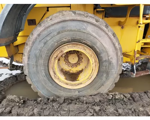 John Deere 824J Equip Tire and Rim