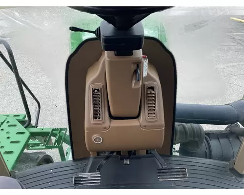 John Deere 9530T Equipment Units