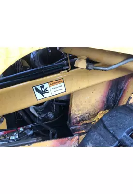John Deere CT332 Equip Linkage