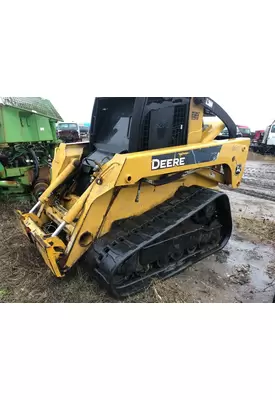 John Deere CT332 Equip Loader Arm
