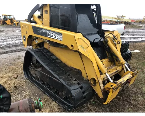 John Deere CT332 Equip Loader Arm