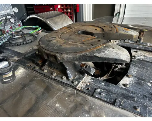 Fifth Wheel JOST STATIONARY Dutchers Inc   Heavy Truck Div  Ny