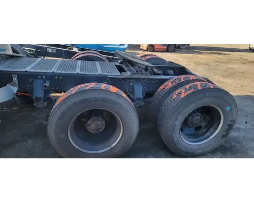 KENWORTH AG400L Cutoff Tandem Axle