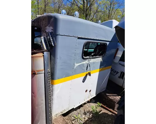 KENWORTH C500 Cab Mount