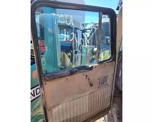 KENWORTH C500 Cab Mount