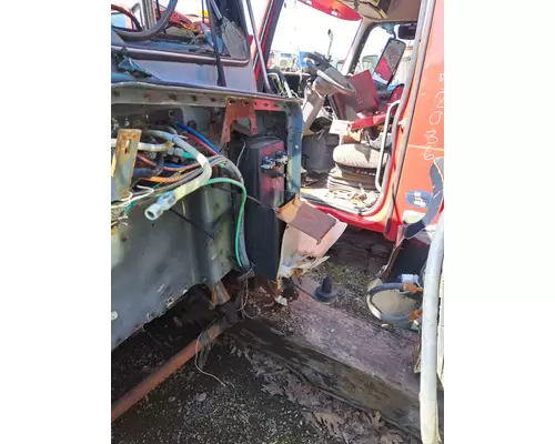 KENWORTH C500 Cab Mount