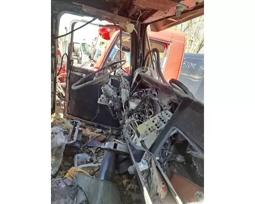 KENWORTH C500 Cab Mount