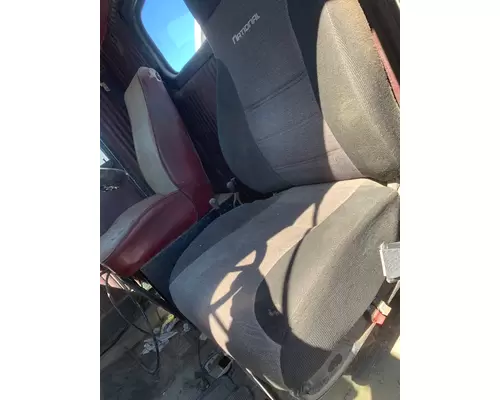 KENWORTH C500 Cab Mount
