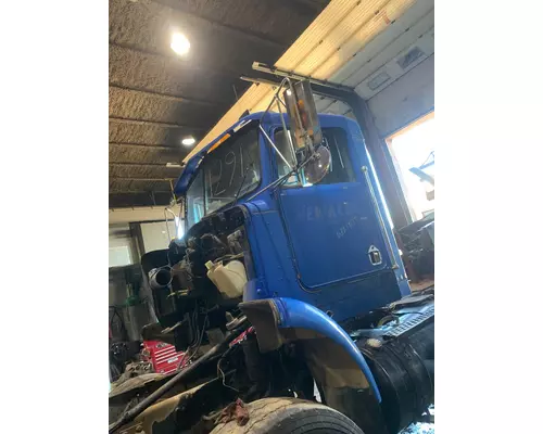 KENWORTH C500 Cab Mount