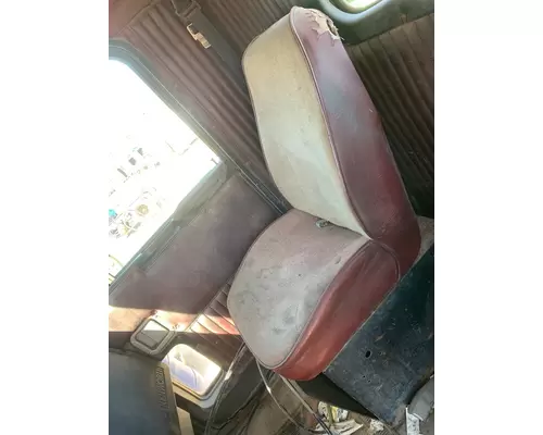 KENWORTH C500 Cab Mount