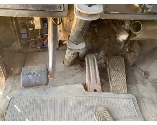 KENWORTH C500 Cab Mount