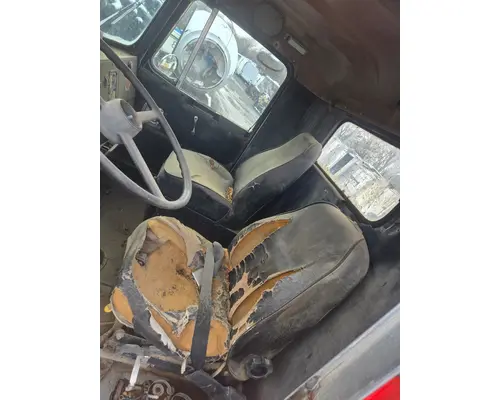 KENWORTH C500 Cab Mount