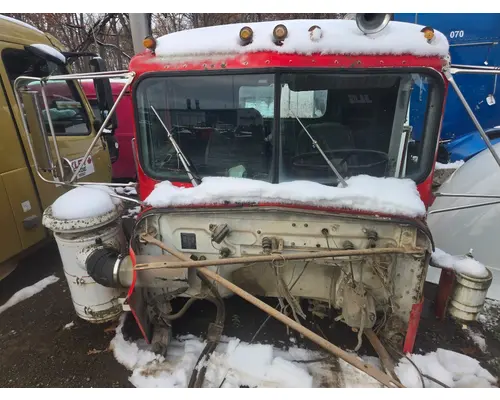 KENWORTH C500 Cab Mount