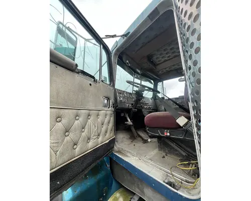 KENWORTH C500 Cab Mount