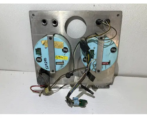 KENWORTH K176-8476 Instrument Cluster