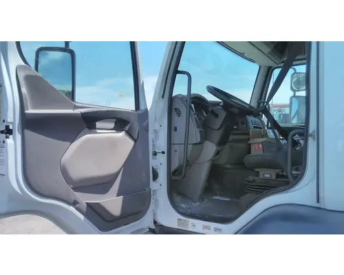 KENWORTH K370 CAB