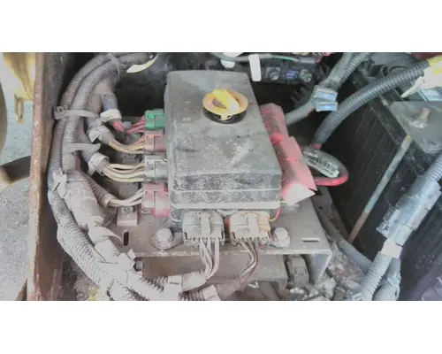 KENWORTH K370 POWERNET DISTRIBUTION BOX (PNDB)