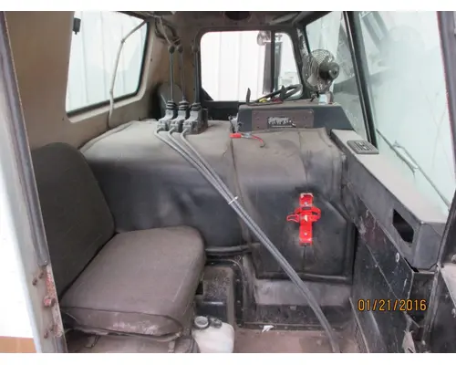 KENWORTH L700 DOOR ASSEMBLY, FRONT