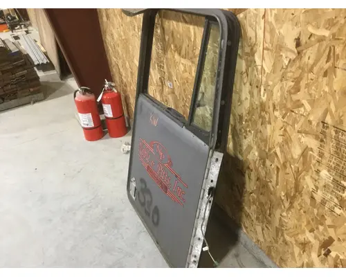 KENWORTH MISC DOOR-FRONT