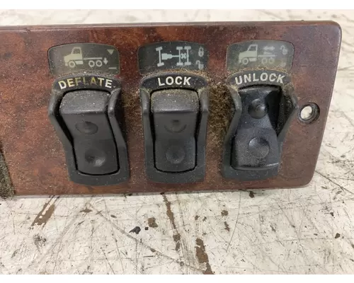 KENWORTH S64-1043-3 Switch Panel