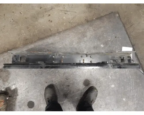 KENWORTH T-680 724 Crossmembers