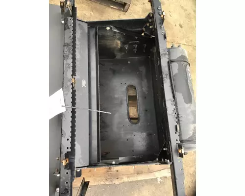 KENWORTH T-680 Battery Box