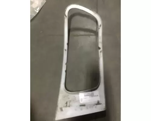 KENWORTH T-680 Bezel 