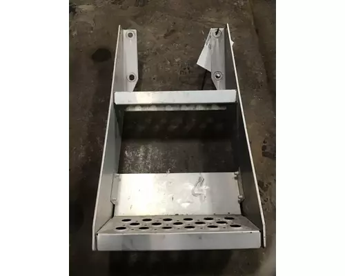 KENWORTH T-680 CATWALK