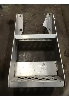 KENWORTH T-680 CATWALK