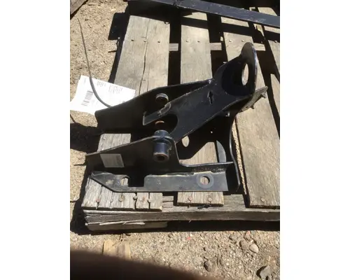 KENWORTH T-680 Cab Mount 119