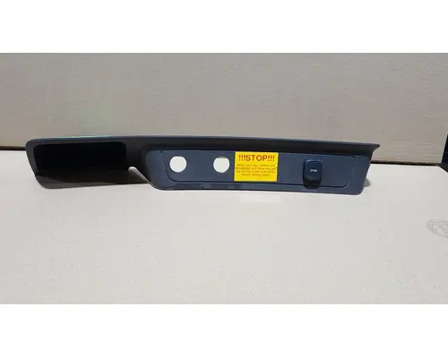 KENWORTH T-680 Dash  Console Switch